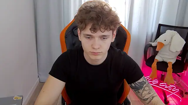 DanyDavis online show from April 15, 11:10 am