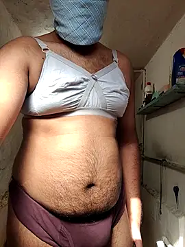 Snapshot of Brown69_guy chatting on October 19, 9:34 am Brown69 guy online show from October 19, 9:34 am