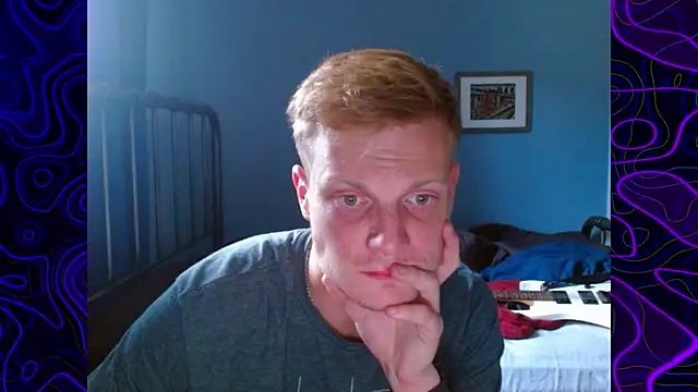 Snapshot of lustylyndon chatting on October 7, 8:57 pm lustylyndon online show from October 7, 8:57 pm