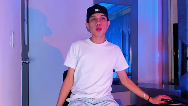 Sebax Young online show from March 25, 8:24 pm