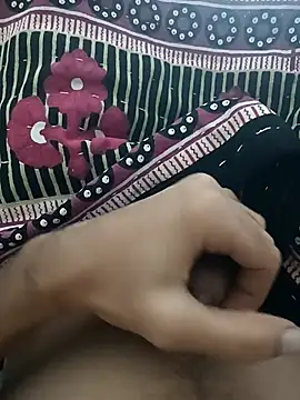 Snapshot of Aloneboy77 chatting on November 11, 5:29 pm Aloneboy77 online show from November 11, 5:29 pm