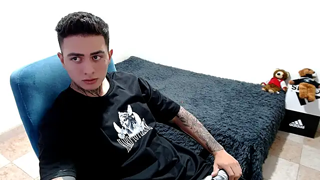 santii ss online show from October 21, 1:20 am