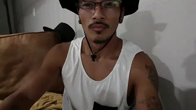 tanjir020 online show from November 12, 9:59 am