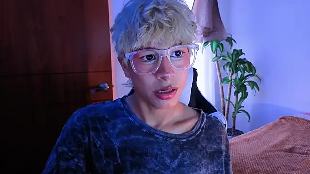 taichi bluy online show from November 5, 8:22 pm