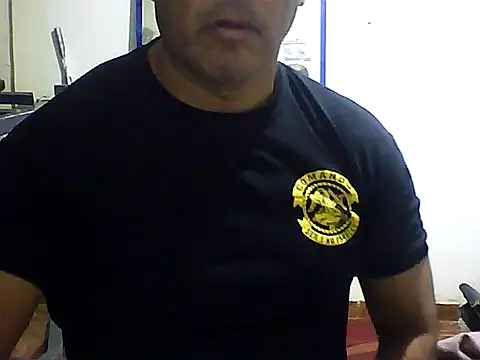 Snapshot of sexigym35 chatting on September 23, 2:33 am sexigym35 online show from September 23, 2:33 am