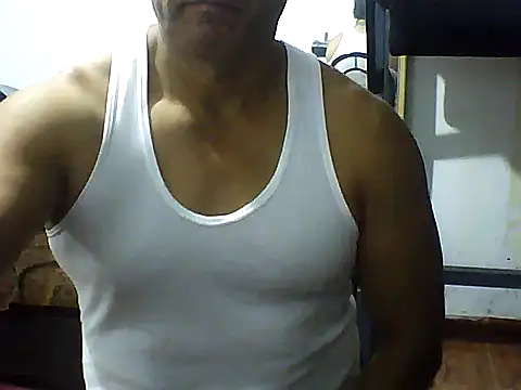 Snapshot of sexigym35 chatting on October 16, 3:25 am sexigym35 online show from October 16, 3:25 am