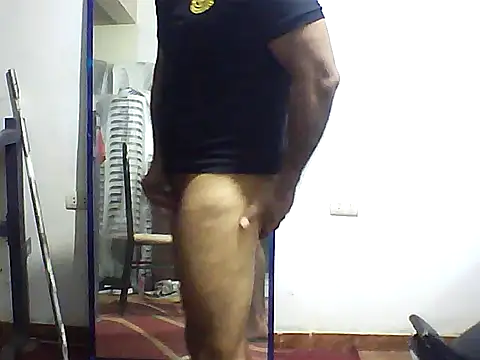 Snapshot of sexigym35 chatting on September 16, 3:18 am sexigym35 online show from September 16, 3:18 am