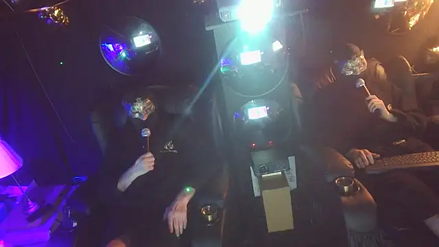 wank-over-ur-photo online show from March 12, 11:01 pm