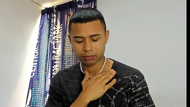  Logan Colton  online show from December 3, 6:14 pm