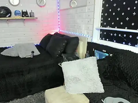 Snapshot of AdanXanders chatting on September 14, 4:36 am AdanXanders online show from September 14, 4:36 am
