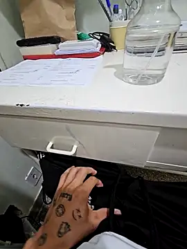 Saraiva2002 online show from December 3, 2:23 pm