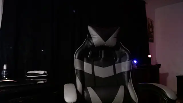 malek xarx  online show from February 12, 3:12 am