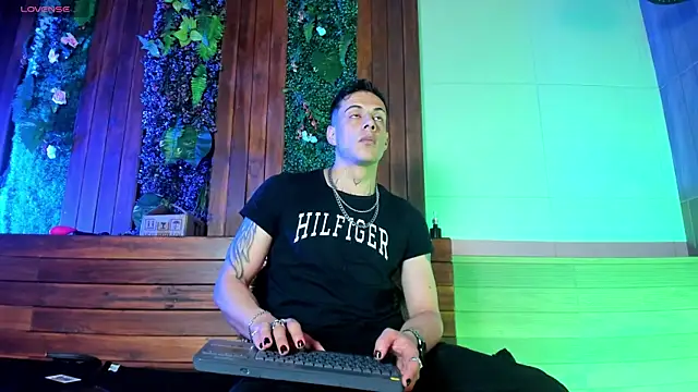 Dustin Sonne online show from December 17, 4:09 am