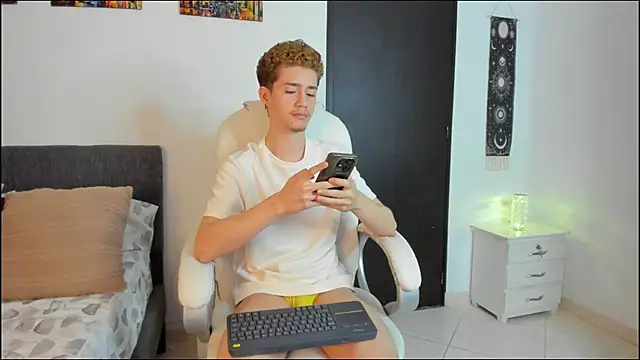 ThiagooJames online show from February 24, 12:23 am