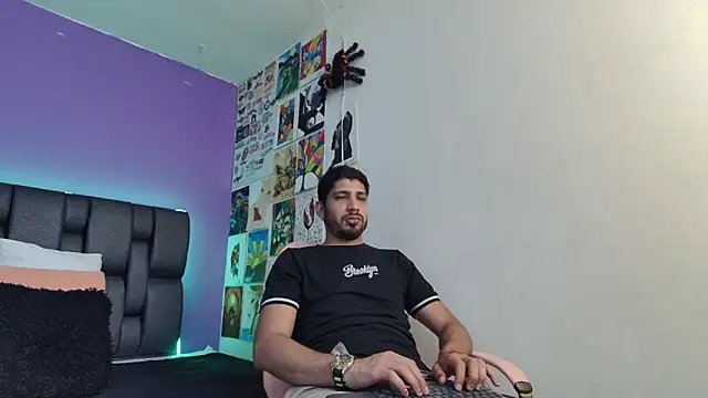 ashtoncooperr online show from November 4, 8:10 pm