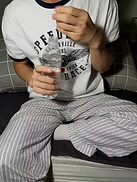 icejuljulju online show from December 4, 2:57 pm