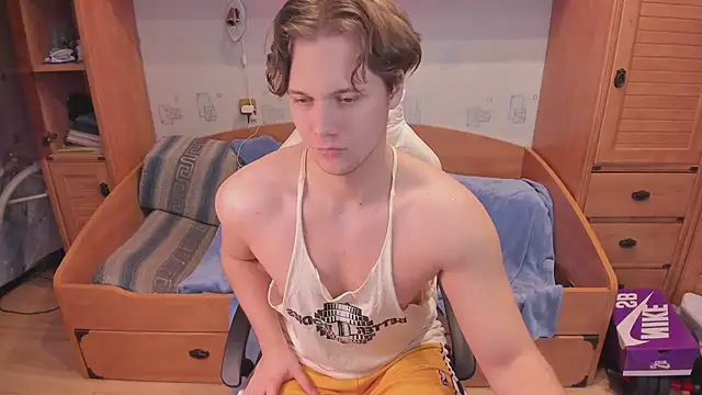 Dexter Bennett online show from April 1, 6:16 pm