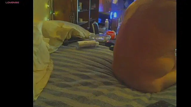 Pussyeat2please online show from October 2, 8:35 pm