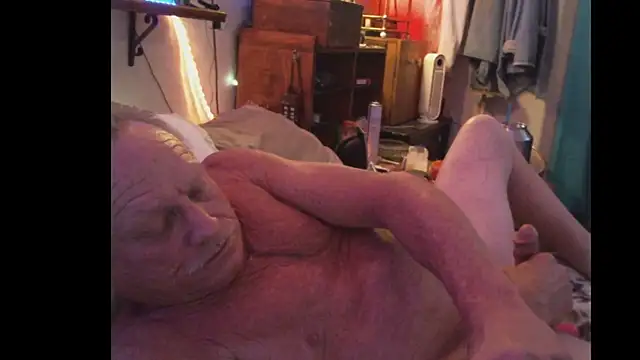 Pussyeat2please online show from November 18, 10:41 am