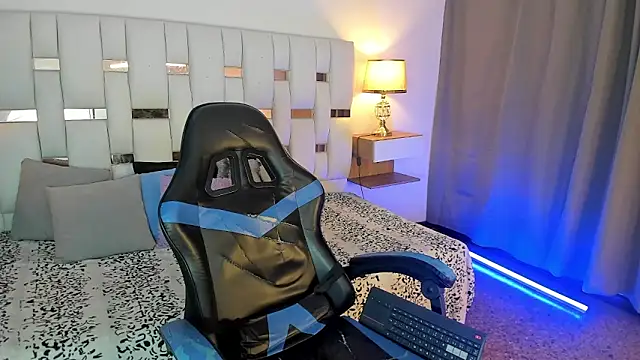 nextboywell1 online show from March 15, 3:58 am