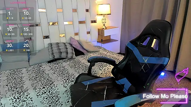 nextboywell1 online show from March 18, 3:31 am