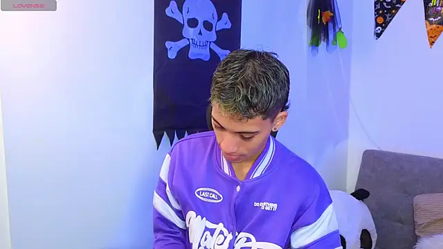 yulian vasquez online show from October 22, 12:31 pm