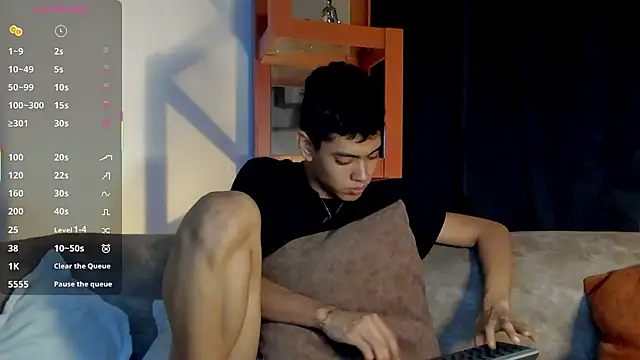 LoganTwink18 online show from February 6, 2:30 am