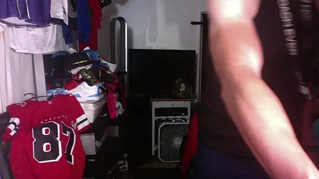 DILFJockDad87 online show from November 14, 1:34 pm