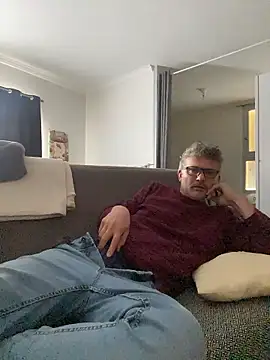 max219 online show from January 18, 1:57 pm