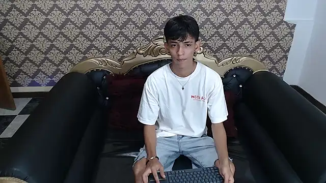 Sebas cat online show from September 8, 9:47 pm