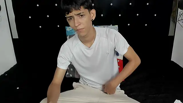 Sebas cat online show from April 11, 3:57 am