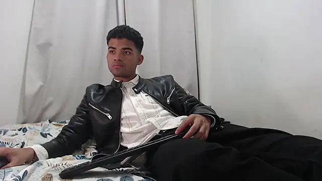 camillo beischel  online show from November 29, 1:18 am