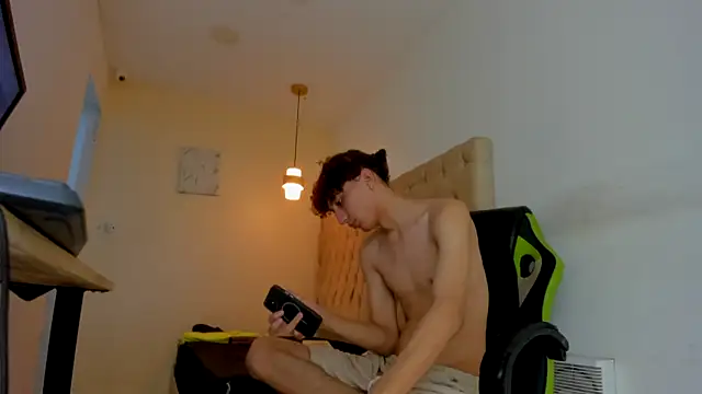 Darkknightx01 online show from October 30, 3:52 am