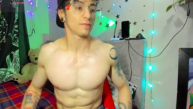 puepleholly online show from February 7, 1:24 am