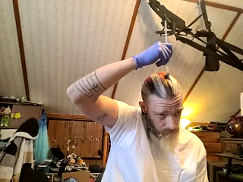 thejuicybacon online show from December 4, 5:53 pm