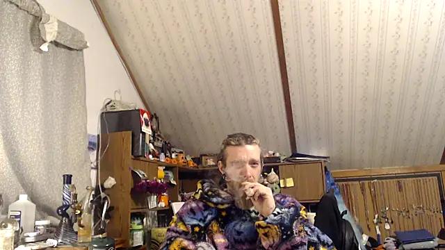 thejuicybacon online show from February 8, 12:43 pm