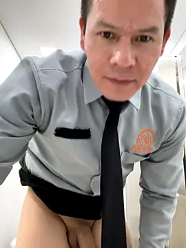 Manu0586 online show from December 2, 11:32 pm