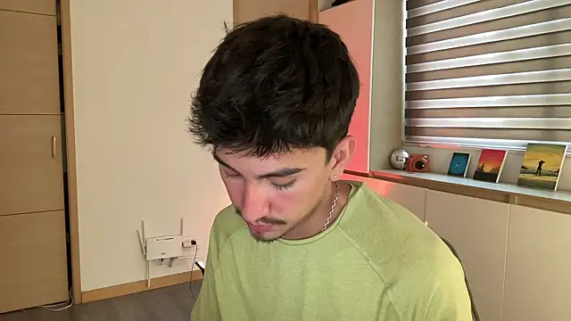 sweettaaron01 online show from December 15, 6:05 pm