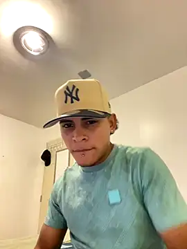Snapshot of david_omr chatting on September 23, 2:33 am david omr online show from September 23, 2:33 am