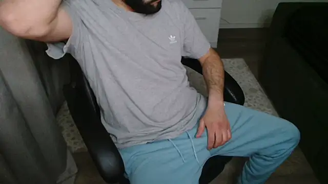 Milo9210 online show from April 18, 10:09 pm