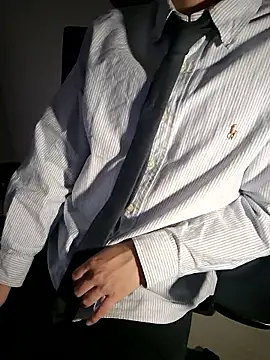 111owo111 online show from October 31, 2:09 pm