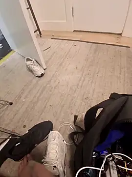 Auhenri25 online show from March 11, 5:14 am