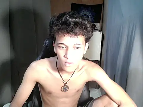 kenbigcockxx online show from November 4, 4:19 pm