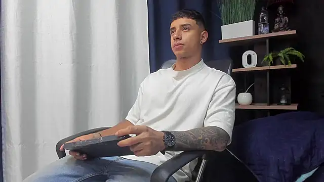 jaze bradley online show from November 25, 11:34 am