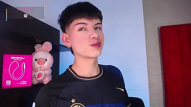 Ezra Storm online show from December 23, 5:49 am