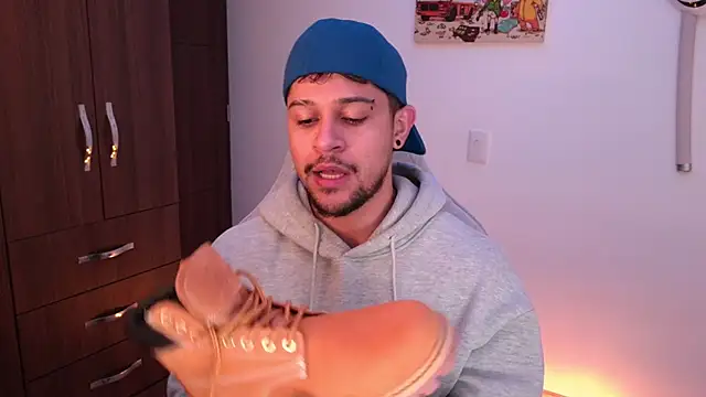 domsantiago  online show from January 7, 3:11 am