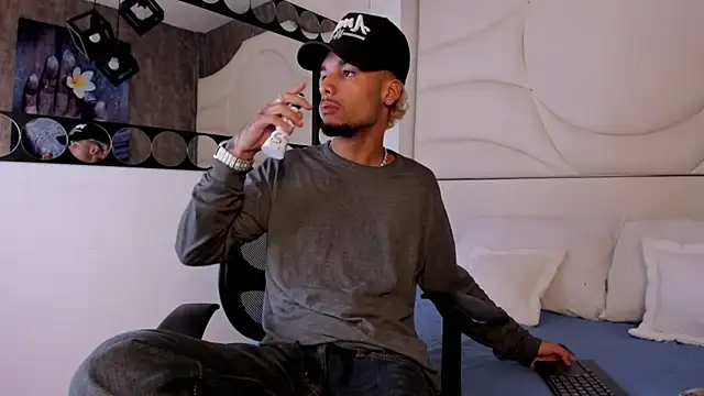 Thiagoferreti online show from September 11, 3:49 am