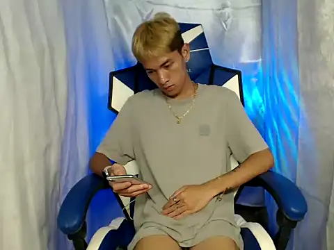 riks tyler online show from November 14, 5:47 pm