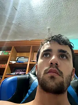 Snapshot of aavrdvh33 chatting on October 8, 7:51 pm aavrdvh33 online show from October 8, 7:51 pm