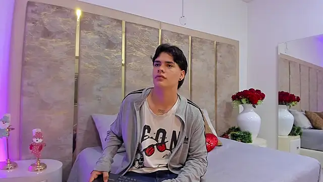 BenitoSaenz online show from December 21, 12:13 pm